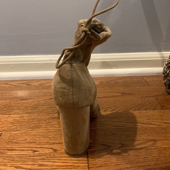 Beige booties - Picture 2 of 3